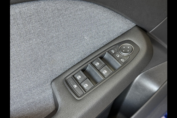 Renault Clio 1.0 TCe 90 PK techno | Groot Navi | Bose | 360 | Stoel & Stuur verwarming | Carplay | Nieuwstaat! Dealer onderhouden.