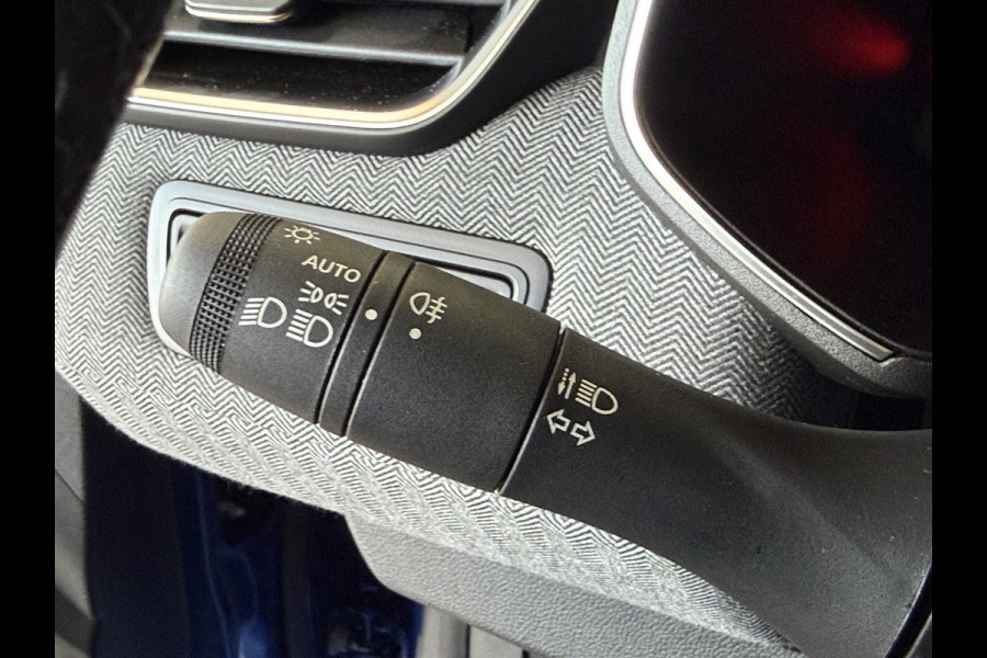 Renault Clio 1.0 TCe 90 PK techno | Groot Navi | Bose | 360 | Stoel & Stuur verwarming | Carplay | Nieuwstaat! Dealer onderhouden.