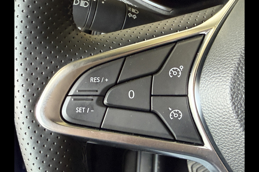 Renault Clio 1.0 TCe 90 PK techno | Groot Navi | Bose | 360 | Stoel & Stuur verwarming | Carplay | Nieuwstaat! Dealer onderhouden.