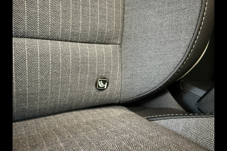 Renault Clio 1.0 TCe 90 PK techno | Groot Navi | Bose | 360 | Stoel & Stuur verwarming | Carplay | Nieuwstaat! Dealer onderhouden.