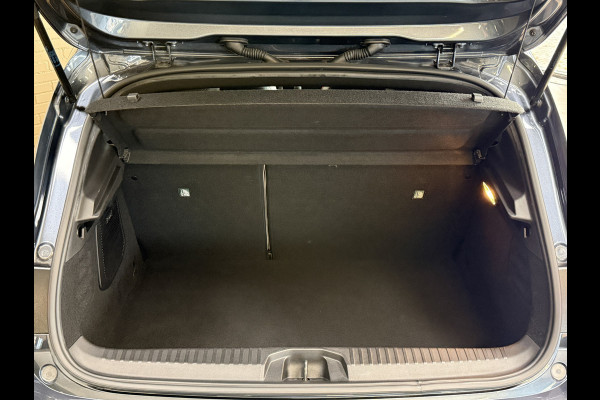 Renault Clio 1.6 E-Tech 140 Initiale Paris | VERKOCHT! Groot Navi | Leer | Bose | 360 | ACC | Blindspot | Volledig Dealer onderhouden!