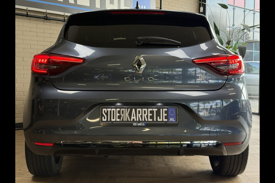 Renault Clio 1.6 E-Tech 140 Initiale Paris | VERKOCHT! Groot Navi | Leer | Bose | 360 | ACC | Blindspot | Volledig Dealer onderhouden!