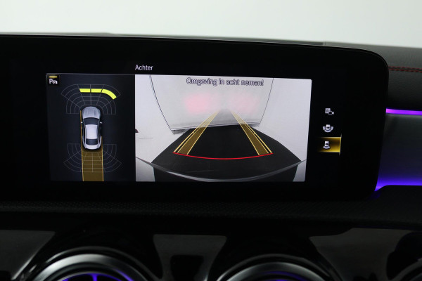 Mercedes-Benz CLA-Klasse 200 Business Solution AMG (PANORAMADAK, SFEERVERLICHTING, PARKEERSENSOREN, STOELVERWARMING)