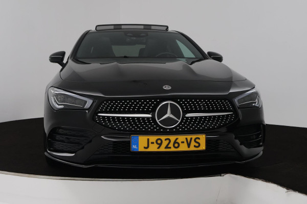 Mercedes-Benz CLA-Klasse 200 Business Solution AMG (PANORAMADAK, SFEERVERLICHTING, PARKEERSENSOREN, STOELVERWARMING)