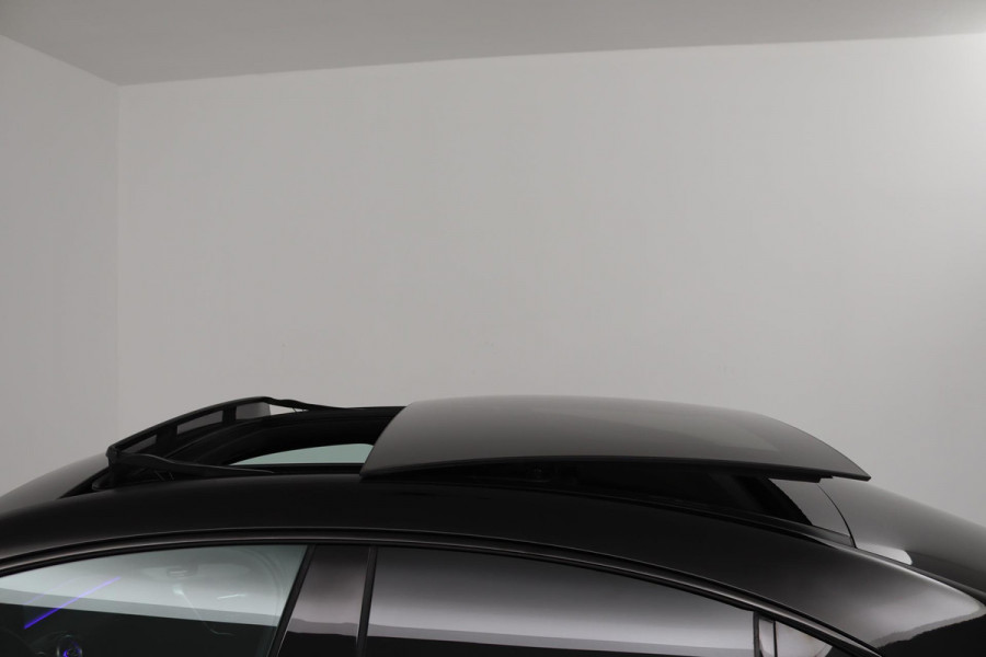 Mercedes-Benz CLA-Klasse 200 Business Solution AMG (PANORAMADAK, SFEERVERLICHTING, PARKEERSENSOREN, STOELVERWARMING)