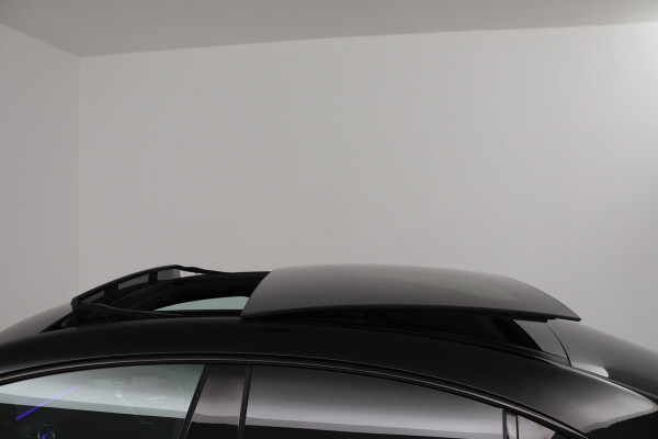 Mercedes-Benz CLA-Klasse 200 Business Solution AMG (PANORAMADAK, SFEERVERLICHTING, PARKEERSENSOREN, STOELVERWARMING)