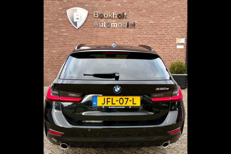 BMW 3 Serie Touring 330e Camera. M-stuur, Tr.haak, Carplay, DAB BMW 3 Serie Touring 330e Camera. M-stuur, Tr.haak, Carplay, DAB