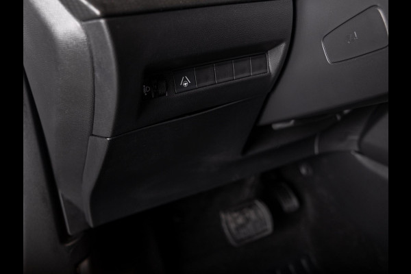 Peugeot 2008 1.2 Hybrid 136 Allure / 136pk / Dodehoek herkenning / Apple CarPlay / Adaptieve Cruise control