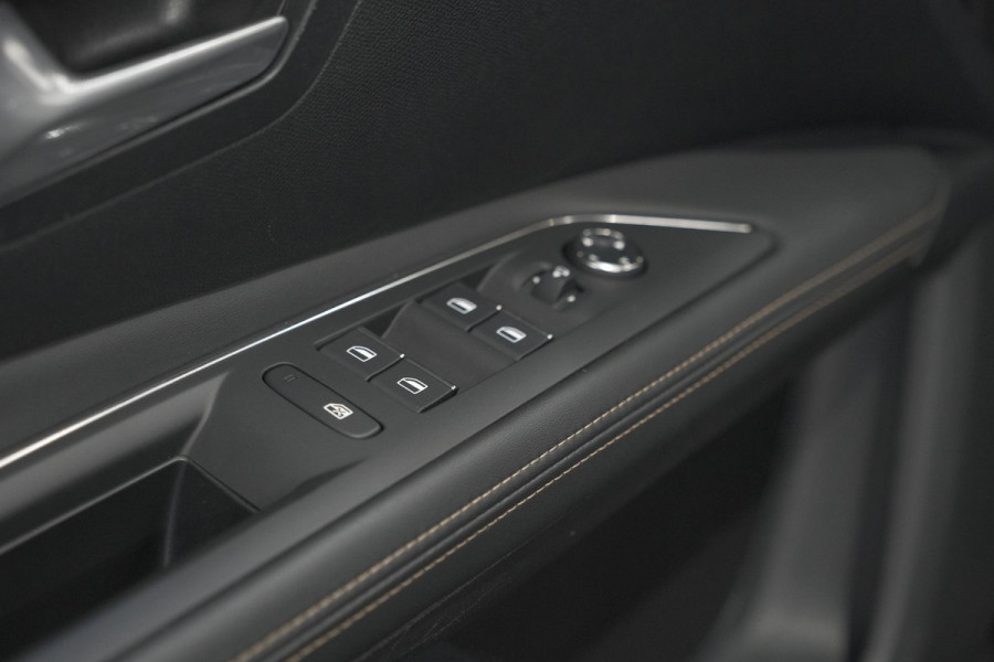 Peugeot 3008 1.6 PureTech 180 GT | Panoramadak | Adaptieve Cruise Control | Elektrische Kofferklep | Pack Leder