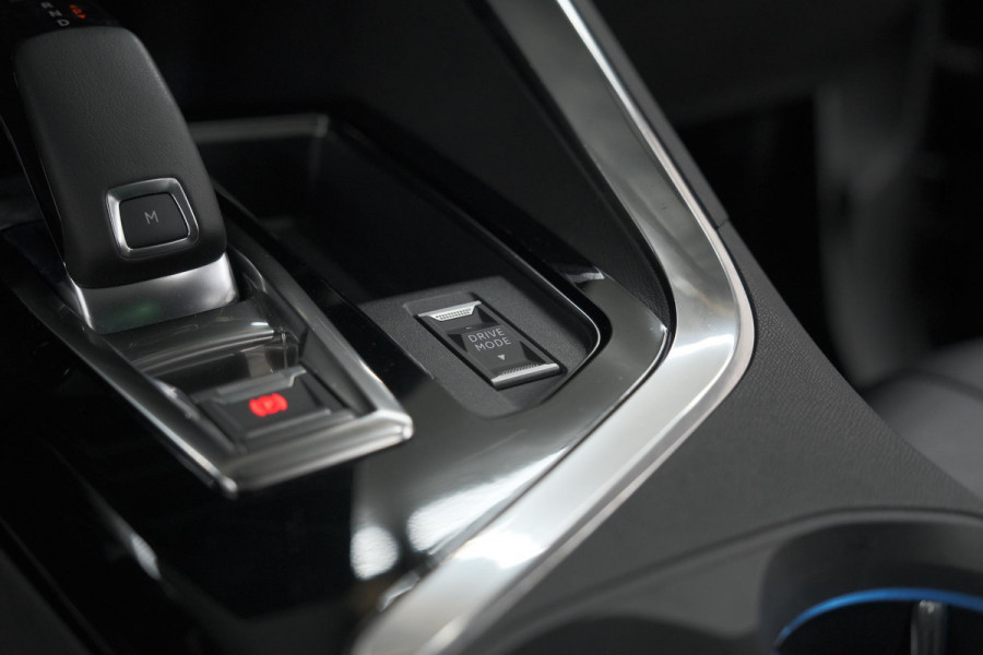 Peugeot 3008 1.6 PureTech 180 GT | Panoramadak | Adaptieve Cruise Control | Elektrische Kofferklep | Pack Leder