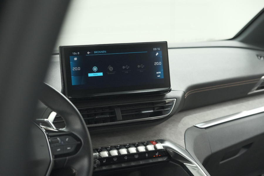 Peugeot 3008 1.6 PureTech 180 GT | Panoramadak | Adaptieve Cruise Control | Elektrische Kofferklep | Pack Leder