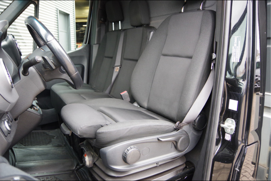 Mercedes-Benz Sprinter 519 3.0 CDI V6 L3 AUT. OPEN LAADBAK, 3.5T TREKHAAK, STANDKACHEL, CAMERA, MBUX 10'', LEDER STUUR, NAVI, CLIMA Mercedes-Benz Sprinter 519 3.0 CDI V6 L3 AUT. OPEN LAADBAK, 3.5T TREKHAAK, STANDKACHEL, CAMERA, MBUX 10'', LEDER STUUR, NAVI, CLIMA