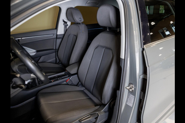 Audi Q3 35 TFSI Pro Line business / 150pk / Trekhaak / Stoelverwarming / Sfeerverlichting /