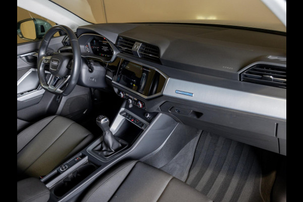Audi Q3 35 TFSI Pro Line business / 150pk / Trekhaak / Stoelverwarming / Sfeerverlichting /