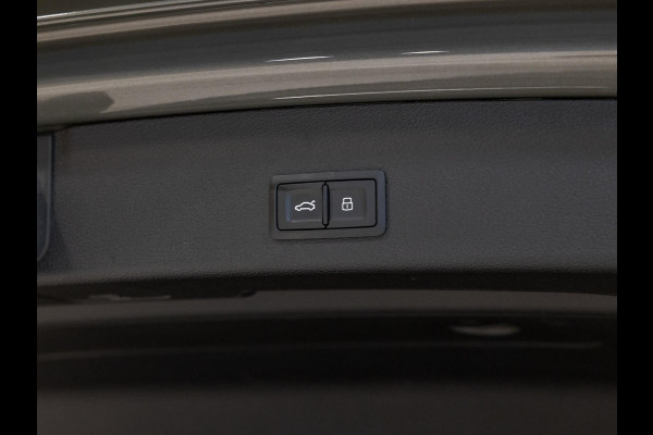 Audi Q3 35 TFSI Pro Line business / 150pk / Trekhaak / Stoelverwarming / Sfeerverlichting /