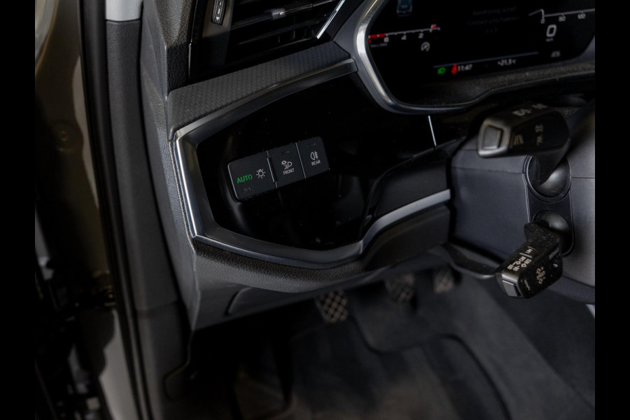 Audi Q3 35 TFSI Pro Line business / 150pk / Trekhaak / Stoelverwarming / Sfeerverlichting /