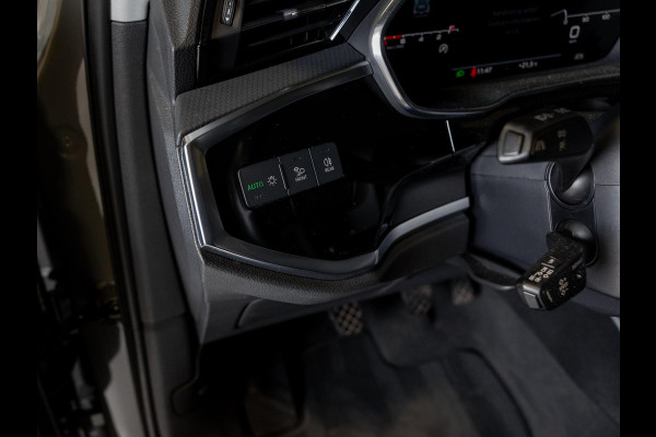 Audi Q3 35 TFSI Pro Line business / 150pk / Trekhaak / Stoelverwarming / Sfeerverlichting /