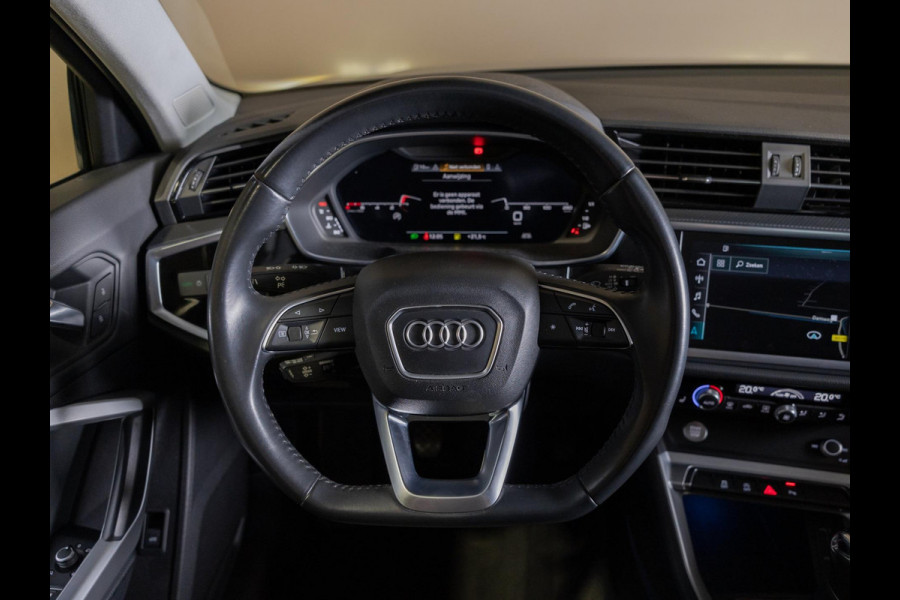 Audi Q3 35 TFSI Pro Line business / 150pk / Trekhaak / Stoelverwarming / Sfeerverlichting /