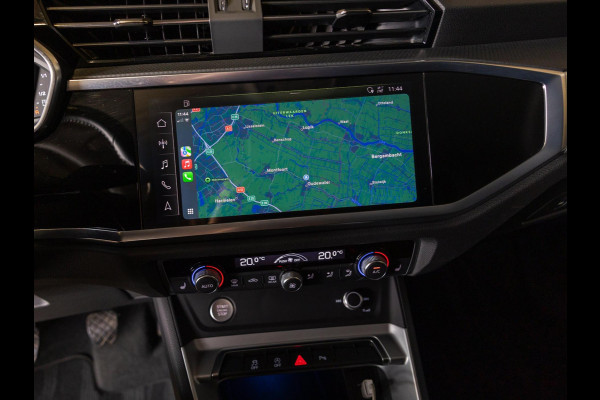 Audi Q3 35 TFSI Pro Line business / 150pk / Trekhaak / Stoelverwarming / Sfeerverlichting /