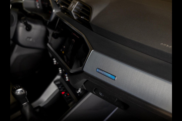 Audi Q3 35 TFSI Pro Line business / 150pk / Trekhaak / Stoelverwarming / Sfeerverlichting /