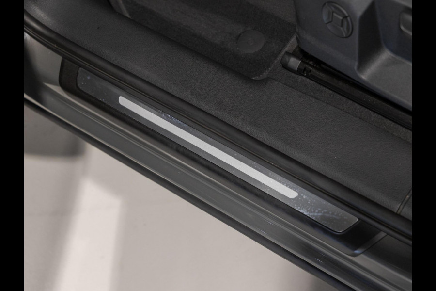 Audi Q3 35 TFSI Pro Line business / 150pk / Trekhaak / Stoelverwarming / Sfeerverlichting /