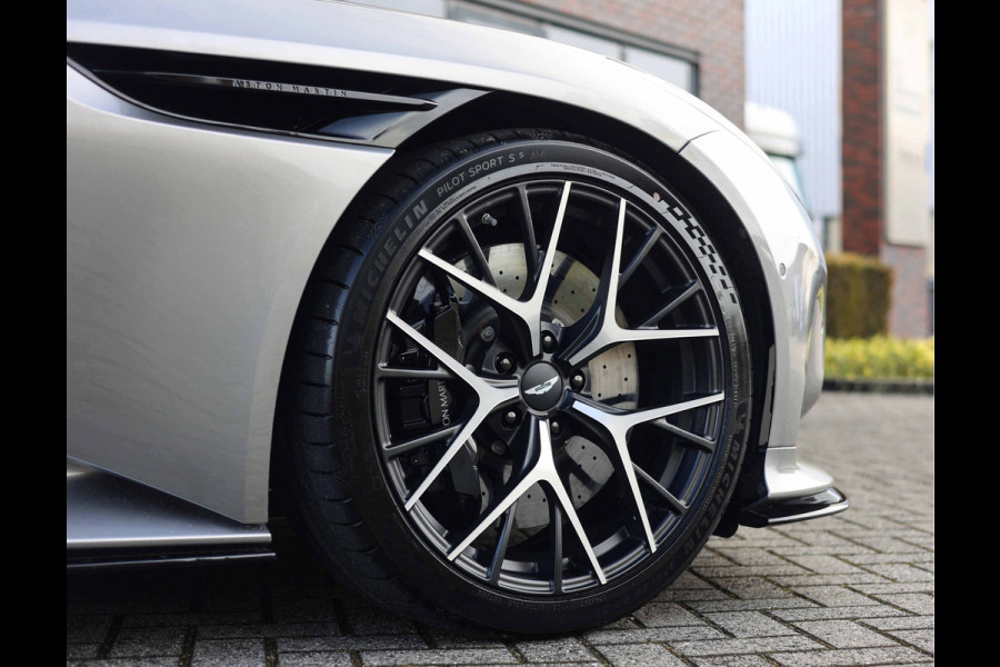 Aston Martin DB12 4.0 V8 Aston Martin DB12 4.0 V8