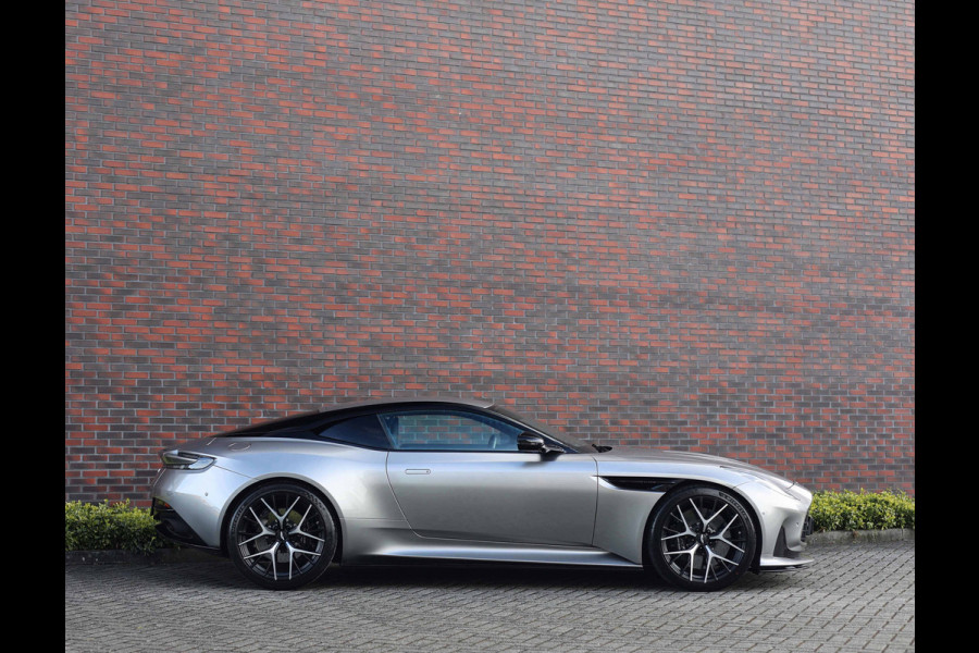 Aston Martin DB12 4.0 V8 Aston Martin DB12 4.0 V8