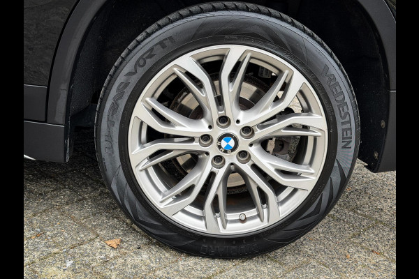 BMW X1 sDrive20i Orange Edition III Orig NL|LED|Navi plus|Camera|Elek a klep|Leer|HUD BMW X1 sDrive20i Orange Edition III Orig NL|LED|Navi plus|Camera|Elek a klep|Leer|HUD