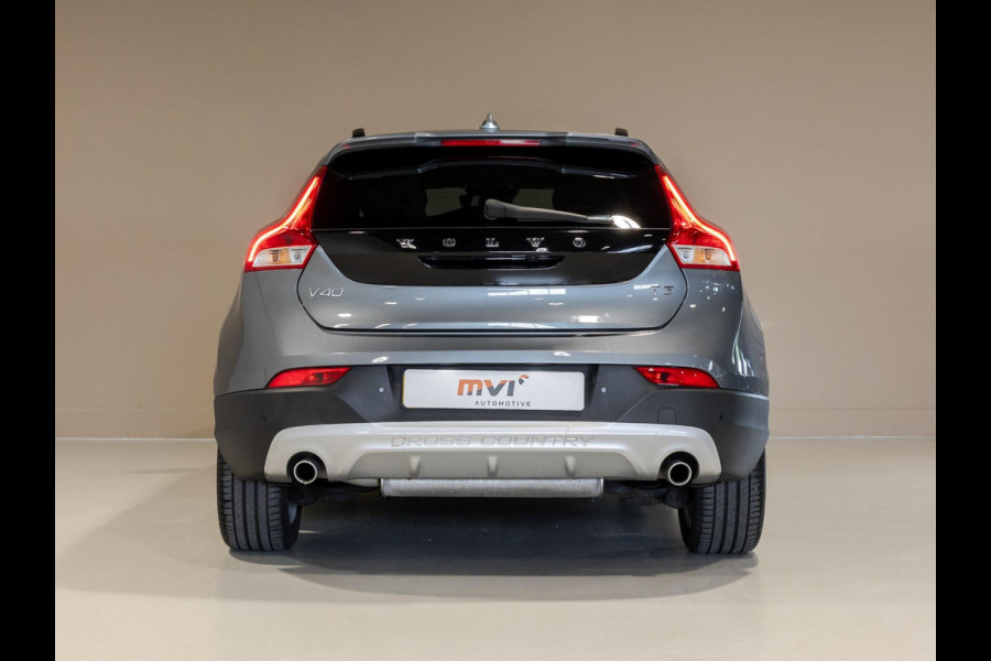 Volvo V40 Cross Country 1.5 T3 Polar+ Luxury / 152pk / Panorama dak / Leder / Achteruitrij camera /