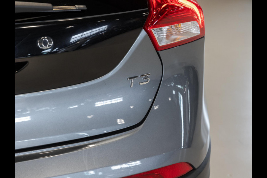 Volvo V40 Cross Country 1.5 T3 Polar+ Luxury / 152pk / Panorama dak / Leder / Achteruitrij camera /