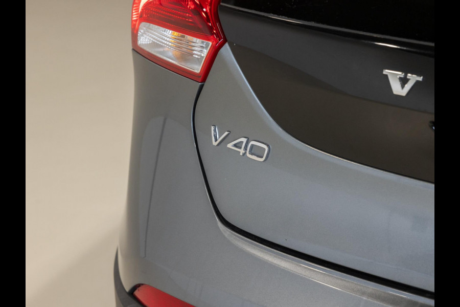 Volvo V40 Cross Country 1.5 T3 Polar+ Luxury / 152pk / Panorama dak / Leder / Achteruitrij camera /