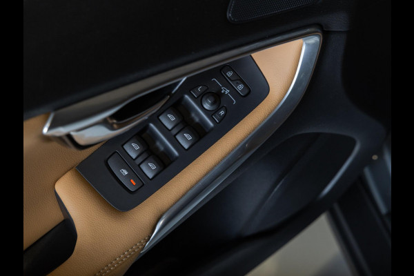 Volvo V40 Cross Country 1.5 T3 Polar+ Luxury / 152pk / Panorama dak / Leder / Achteruitrij camera /