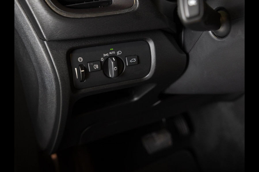 Volvo V40 Cross Country 1.5 T3 Polar+ Luxury / 152pk / Panorama dak / Leder / Achteruitrij camera /