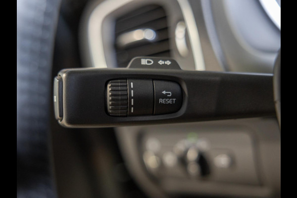 Volvo V40 Cross Country 1.5 T3 Polar+ Luxury / 152pk / Panorama dak / Leder / Achteruitrij camera /