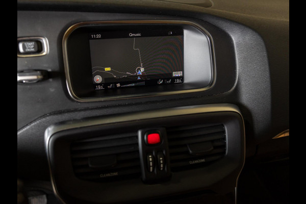 Volvo V40 Cross Country 1.5 T3 Polar+ Luxury / 152pk / Panorama dak / Leder / Achteruitrij camera /