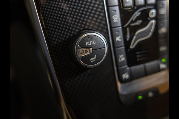 Volvo V40 Cross Country 1.5 T3 Polar+ Luxury / 152pk / Panorama dak / Leder / Achteruitrij camera /