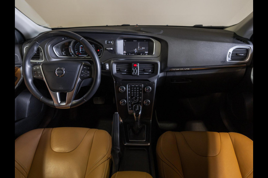 Volvo V40 Cross Country 1.5 T3 Polar+ Luxury / 152pk / Panorama dak / Leder / Achteruitrij camera /