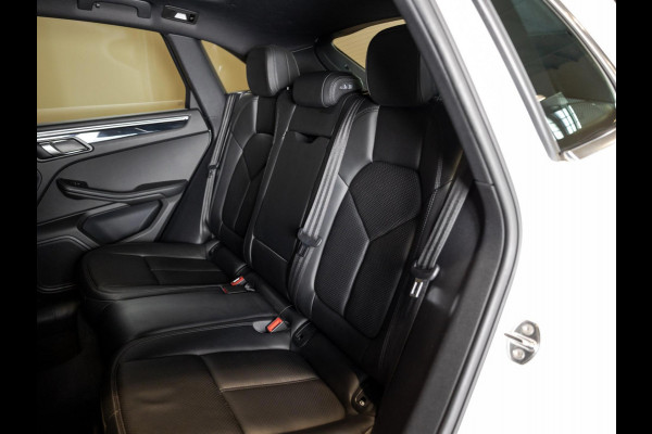 Porsche Macan 3.0 S / 340pk / Panorama dak / Trekhaak / Stoelverwarming /