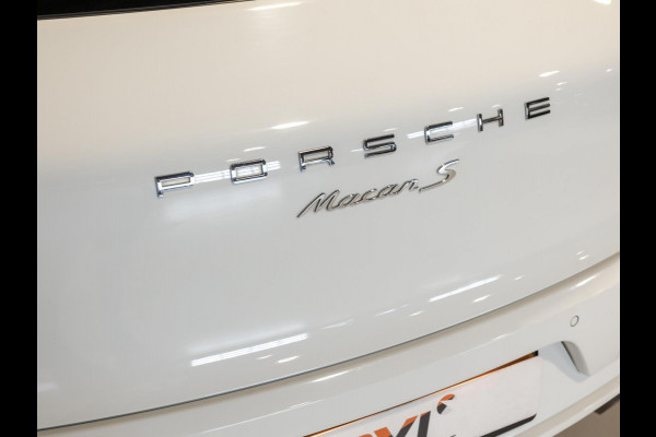 Porsche Macan 3.0 S / 340pk / Panorama dak / Trekhaak / Stoelverwarming /