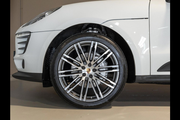 Porsche Macan 3.0 S / 340pk / Panorama dak / Trekhaak / Stoelverwarming /
