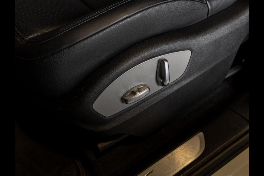 Porsche Macan 3.0 S / 340pk / Panorama dak / Trekhaak / Stoelverwarming /