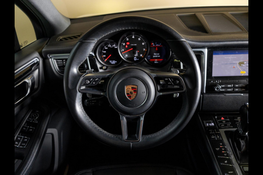 Porsche Macan 3.0 S / 340pk / Panorama dak / Trekhaak / Stoelverwarming /