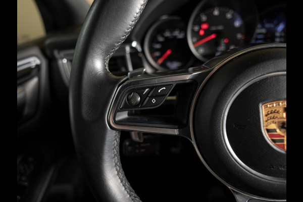 Porsche Macan 3.0 S / 340pk / Panorama dak / Trekhaak / Stoelverwarming /