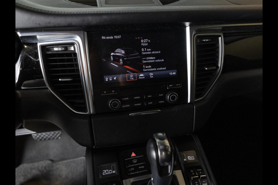 Porsche Macan 3.0 S / 340pk / Panorama dak / Trekhaak / Stoelverwarming /