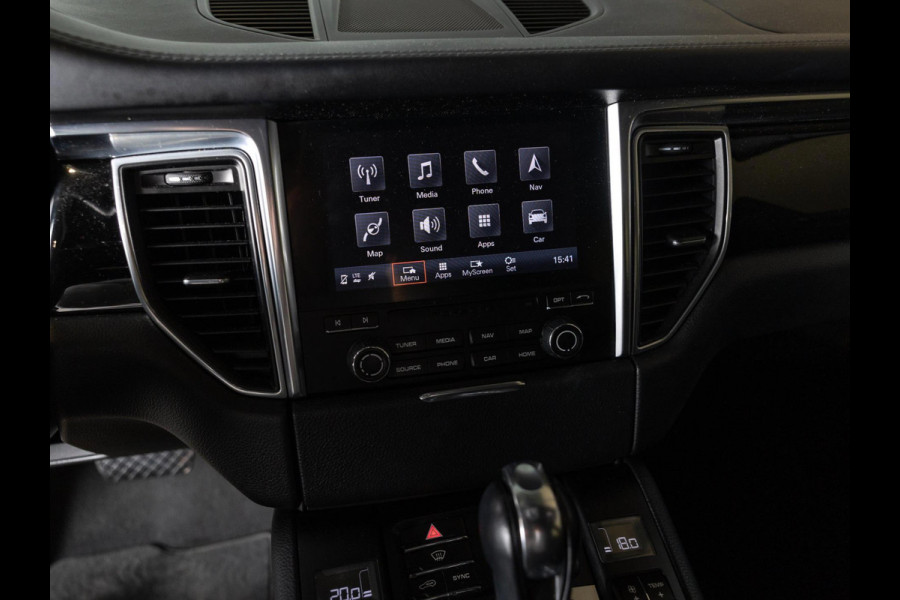 Porsche Macan 3.0 S / 340pk / Panorama dak / Trekhaak / Stoelverwarming /