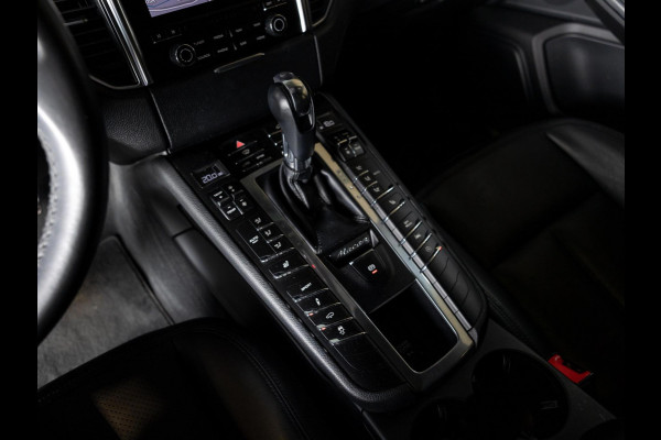 Porsche Macan 3.0 S / 340pk / Panorama dak / Trekhaak / Stoelverwarming /