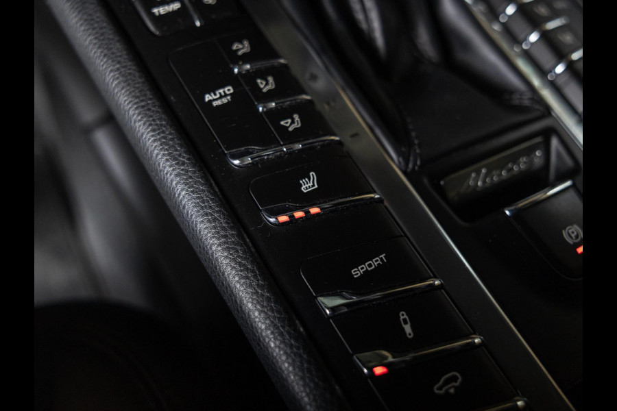 Porsche Macan 3.0 S / 340pk / Panorama dak / Trekhaak / Stoelverwarming /