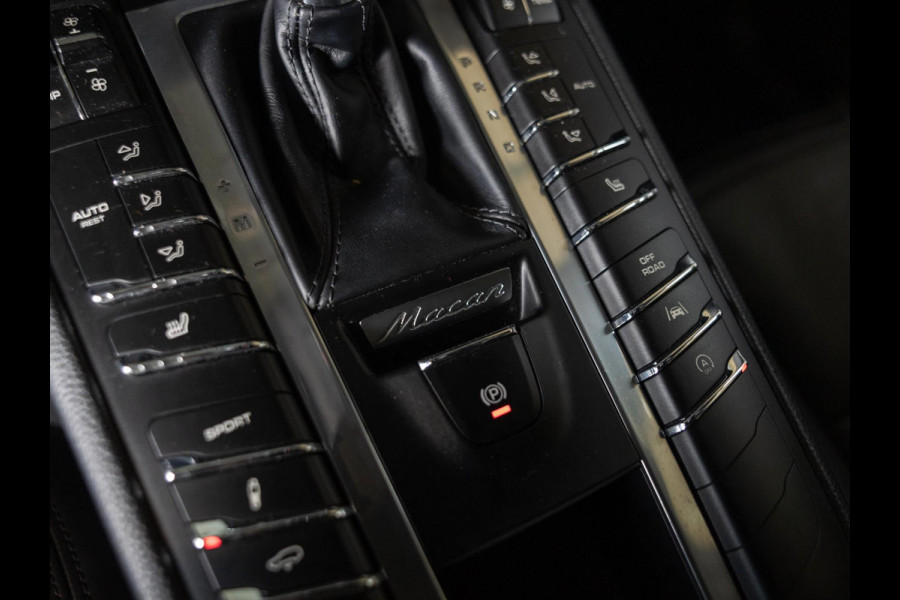 Porsche Macan 3.0 S / 340pk / Panorama dak / Trekhaak / Stoelverwarming /
