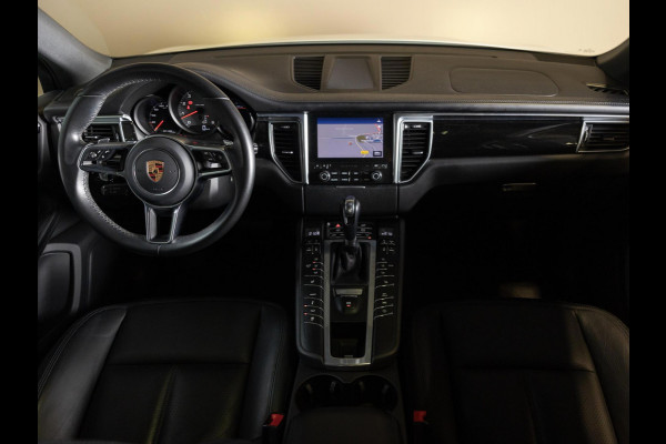 Porsche Macan 3.0 S / 340pk / Panorama dak / Trekhaak / Stoelverwarming /