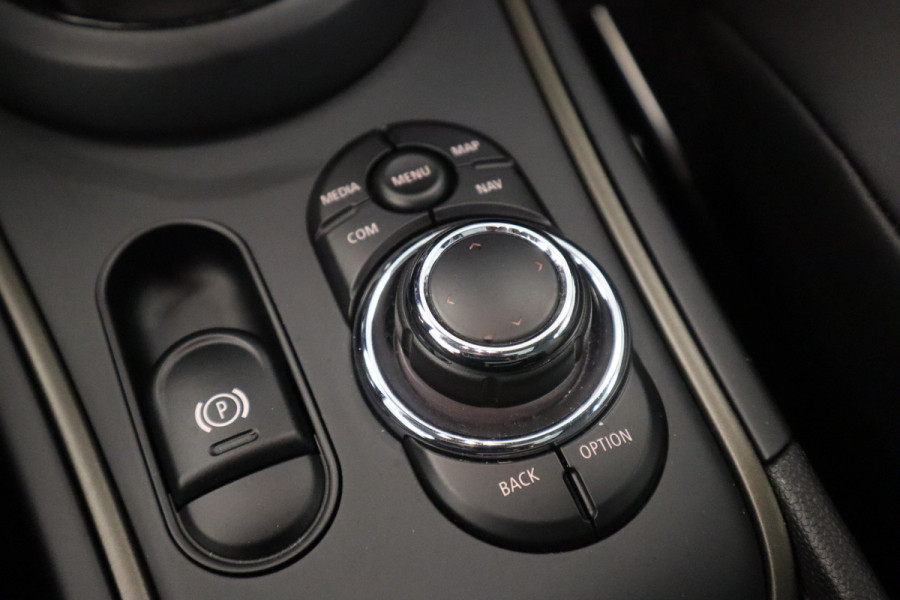 MINI Countryman 2.0 Cooper S E ALL4 Untamed Edition Panoramadak Navigatie Full-led